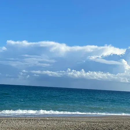 아파트 Charming 3 Bedrooms With A Sea View